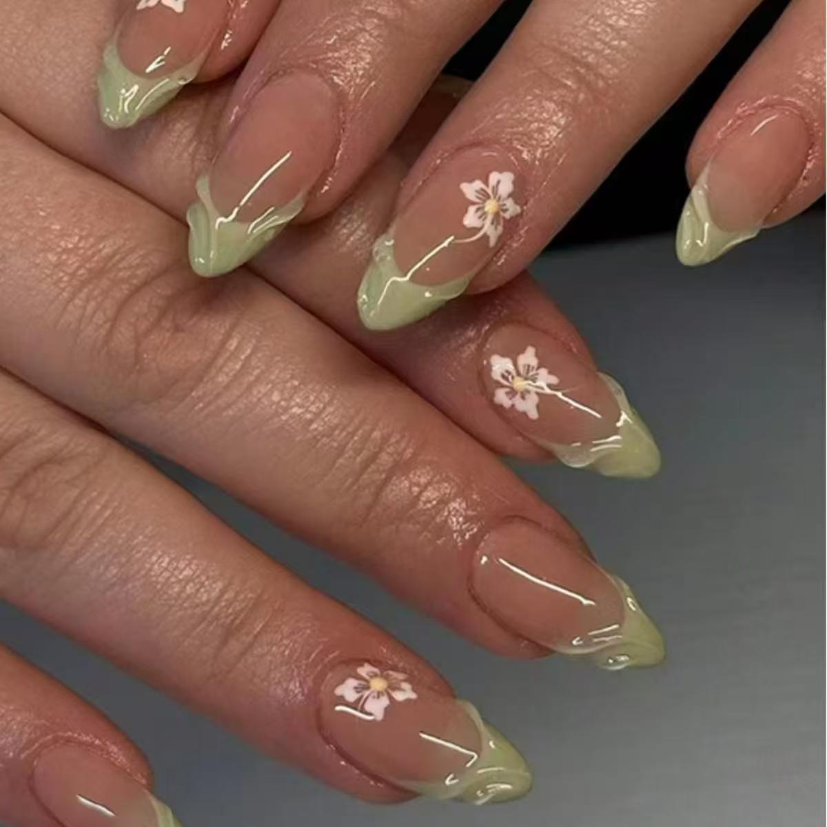 Nail Art Oval - 24 adet Basit Yeşil Fransız Sahte