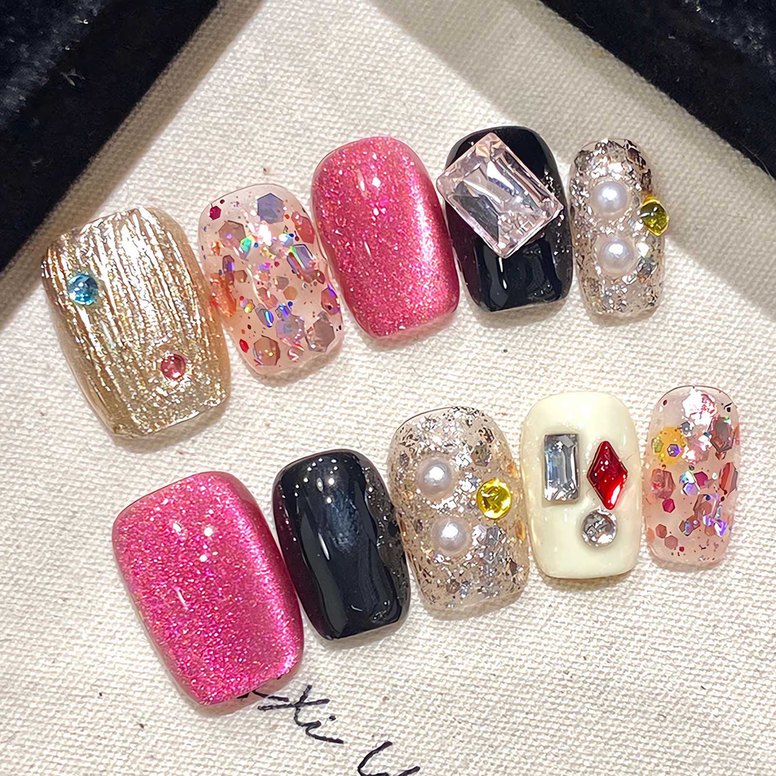 Nail Art Pink Cat Eye - El yapımı çivi üzerinde basın Glitter